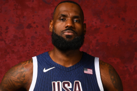 LeBron James mostró una vez más su impresionante habilidad y dominio en la cancha al liderar al equipo de Estados Unidos a una victoria de 92-88 sobre Alemania en el último partido preolímpico en Londres.