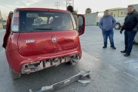 El conductor del Fiat Uno, Andrés, señaló que solo sintió el impacto en la parte trasera de su vehículo.