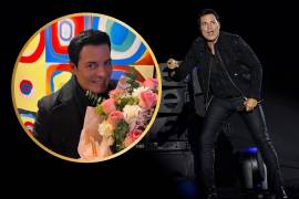 Regalo. Chayanne mantiene una cercana interacción con sus fans a través de redes sociales, donde suele compartir mensajes y bromas especiales.