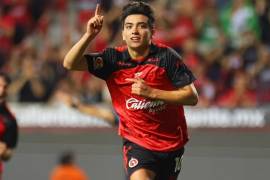 El Paris Saint-Germain tendría definida una estrategia para fichar a Gilberto Mora una vez que cumpla 18 años.