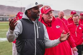 Michael Vick, legendario quarterback de la NFL, estuvo presente en los entrenamientos de los Chiefs de Kansas City.