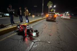 Un motociclista impactó por alcance a una camioneta Dodge Journey, desatando una serie de choques sobre el bulevar Venustiano Carranza.