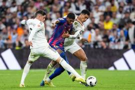 Barcelona y Real Madrid se enfrentan en Yeda por el primer título oficial del año, en una nueva edición de El Clásico que define la Supercopa de España.