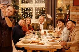 La cena navideña es más que una deliciosa comida, es el momento perfecto para crear recuerdos inolvidables junto a tu familia.