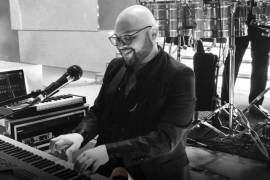 Gerson Leos, tecladista de Banda MS, murió a los 36 años tras colapsar durante un partido de béisbol en Mazatlán, Sinaloa.