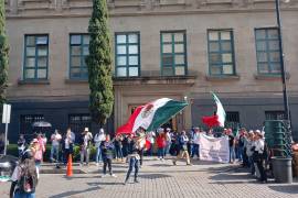 La manifestación se produce en medio de la tensión entre trabajadores del Poder Judicial y autoridades, debido a una propuesta de reforma que, según los manifestantes, podrían afectar sus derechos laborales y la independencia del Poder Judicial