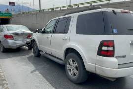 El Chevrolet Aveo fue proyectado contra un tercer vehículo luego del impacto inicial.