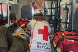 La víctima fue atendida por paramédicos de la Cruz Roja.