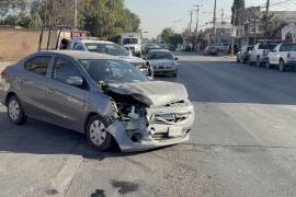 Elementos de Tránsito realizaron maniobras para liberar la circulación en la zona.