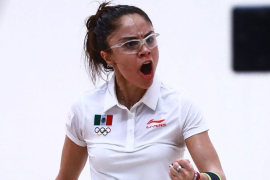 La mexicana Paola Longoria logró el primer set 11-6, pero no pudo mantener la ventaja.