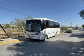 Elementos de Tránsito Municipal acudieron a la colonia Ciudad Las Torres Segundo Sector para tomar conocimiento del accidente.