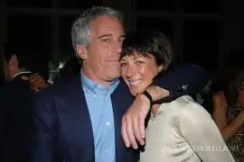 Ghislaine Maxwell, cómplice de Jeffrey Epstein, dio detalles sobre “100 personas diferentes” vinculadas al financista y delincuente sexual, durante su entrevista con el fiscal general adjunto de EU.