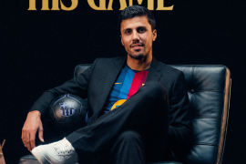 El español llega al Barcelona con el antecedente de haber conquistado una Champions League y cuatro títulos de Premier League.