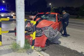 Las tres acompañantes y el conductor resultaron lesionados.