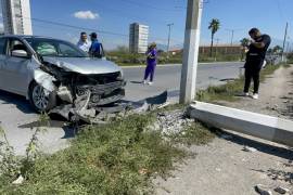 La Policía Municipal de Tránsito acudió al lugar para tomar conocimiento del accidente y entrevistar al conductor.