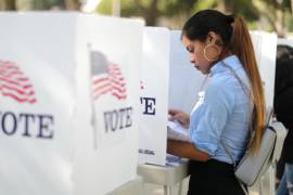 Más de 45 estados tienen reglas que permiten votar de esta forma, lo que implica sufragar por correo o en persona antes del 3 de noviembre, fecha de las elecciones.