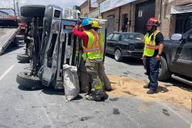 Siete vehículos resultaron involucrados en el accidente registrado en el cruce de Matamoros y Múzquiz.
