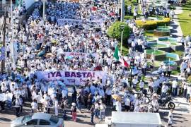 Un gran contingente de personas marcharon la mañana del domingo en Culiacán, Sinaloa, con el fin de exigir paz a un año del incremento de la violencia.