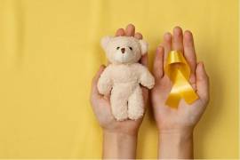 Autoridades sanitarias exhortan a madres y padres a identificar signos de alarma y acudir a los centros de salud para detección oportuna.