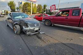 Elementos de Tránsito Municipal realizaron las diligencias para deslindar responsabilidades entre los conductores.