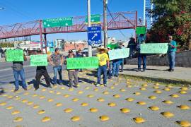 Extrabajadores de AHMSA se manifestaron para exigir que no se otorguen más prórrogas en el proceso de quiebra y se publique la subasta de la empresa.