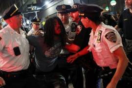 De las 56 personas detenidas, 15 fueron arrestadas y 41 quedaron en libertad con citaciones para comparecer ante el tribunal penal.