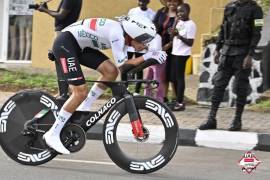 En la Coppa Agostini 2025, Isaac del Toro terminó en el sitio 36, pero su trabajo en equipo fue decisivo para que Adam Yates se llevara la victoria.