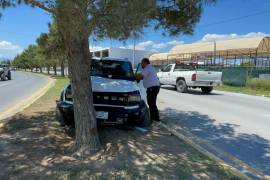 Elementos de auxilio y autoridades acudieron al bulevar José Musa de León para atender el accidente.