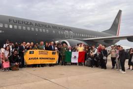 Un grupo de mexicanos han llegado a Madrid, España, como parte de las misiones humanitarias por el conflicto bélico.