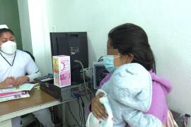 Autoridades de salud recomiendan el uso obligatorio de cubrebocas en instituciones médicas, tanto para pacientes como para acompañantes.