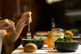 Aprender a recuperar la calma, la flexibilidad y la confianza en materia de alimentación ayuda a conseguir una recuperación digestiva.