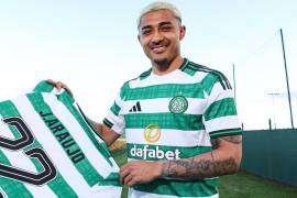Julián Araujo vive un momento de transición en el Celtic, tras la salida del entrenador Wilfried Nancy, que obliga al mexicano a adaptarse a un nuevo proyecto deportivo.