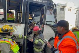 Autoridades estatales informaron que, pese a que el chofer fue detenido y el accidente dejó al menos 10 personas lesionadas, hasta el momento no se ha presentado ninguna denuncia formal por parte de los afectados.
