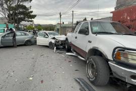 Aunque no se reportaron personas lesionadas, los daños materiales fueron considerables debido a las afectaciones sufridas por los tres vehículos involucrados en el accidente.