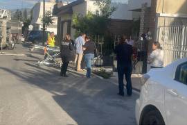 Habitantes del sector ayudaron a rescatar a los adultos mayores antes de la llegada de Bomberos.