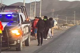 La camioneta Tahoe terminó volcada tras perder el control en el entronque a Paredón.