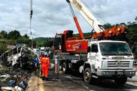 Las autoridades dijeron el sábado por la tarde que todas las víctimas habían sido retiradas del sitio y que una investigación determinaría la causa del accidente. FOTO: ESPECIAL.