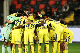 Edson Álvarez fue titular en la victoria del Fenerbahçe 4-0 sobre el Gaziantep, en la jornada 10 de la Superliga turca.