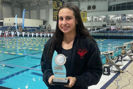 La joven nadadora sumó seis medallas entre pruebas individuales y relevos, destacando su consistencia en el Abierto Nacional de Natación Curso Corto 2025.