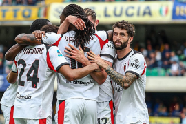 El delantero mexicano sumó minutos en un partido donde el Milan defendió su ventaja mínima.