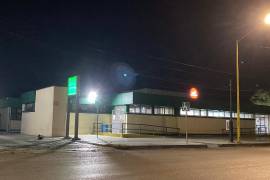 Personal médico del IMSS confirmó el fallecimiento del adulto mayor luego de que fuera ingresado durante la madrugada de este miércoles tras presentar un fuerte dolor en el pecho en su domicilio de la colonia Omega.