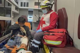 Francisco, de 20 años, resultó lesionado mientras circulaba en bicicleta por avenida Universidad.