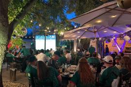Restaurantes de Saltillo registraron su mejor jornada desde el inicio de la Copa del Mundo, con una derrama económica cercana a los tres millones de pesos tras el triunfo de México sobre Ecuador.