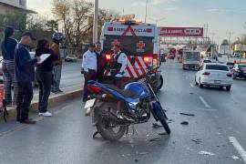 Paramédicos de Cruz Roja acudieron al auxilio.