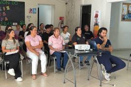 Personal del centro comunitario Nueva California recibió capacitación en primeros auxilios.