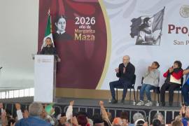 La presidenta Claudia Sheinbaum planteó la necesidad de equiparar los sueldos de diputados locales y apegar sus percepciones al principio de “justa medianía”.