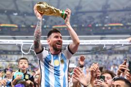 Lionel Messi logró el ansiado título de la Copa del Mundo en Qatar 2022 con Argentina.