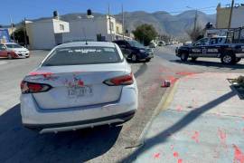 El automóvil responsable giró tras el choque y terminó golpeando al transeúnte.