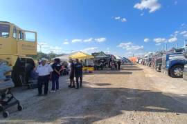 La agrupación reúne a alrededor de 200 aficionados a los tractocamiones antiguos y su conservación.