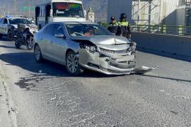 El Chevrolet Malibú fue el vehículo que presentó los daños de mayor consideración tras el choque por alcance.